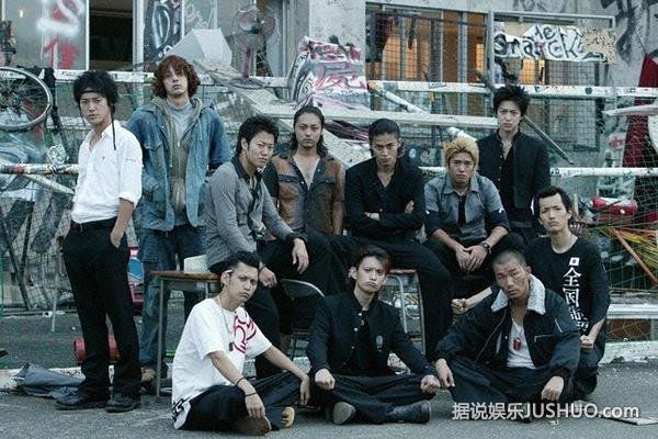 《热血高校2》:青春期的荷尔蒙狂乱不羁的放肆