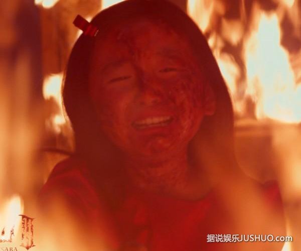 焦俊艳清新亮相 《笔仙3》自曝强吻董子健