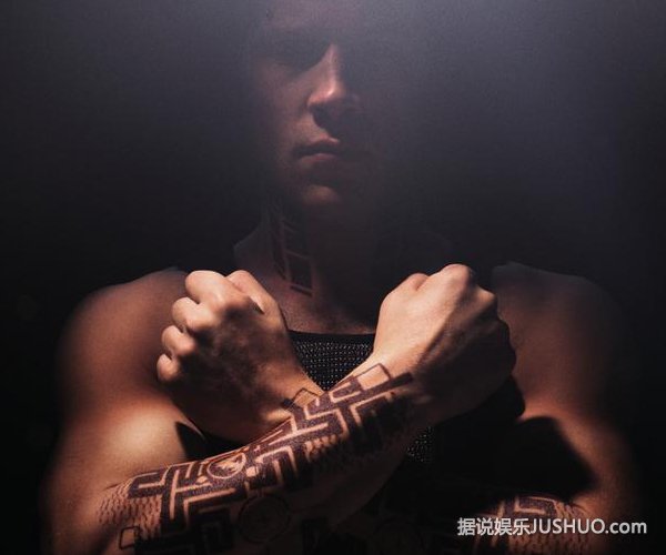 《分歧者》 纹身成不能说的秘密