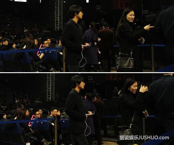 韩寒携娇妻金丽华低调现身演唱会