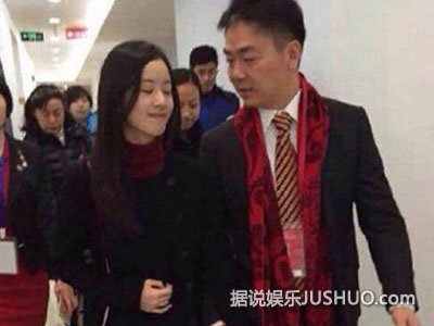 曝刘强东送章泽天花亲切喊其老婆