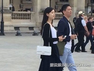 曝刘强东送章泽天花亲切喊其老婆