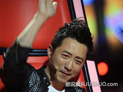 庾澄庆美女伴身旁 疑似迎第二春