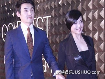 张铎晒与妻子合影 记录甜蜜瞬间