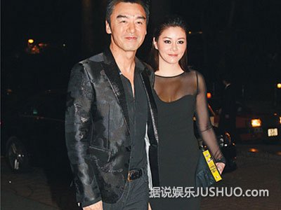 钟镇涛范姜好甜蜜 该月补办婚宴