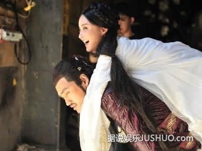 袁弘默认与张歆艺恋情 笑对媒体