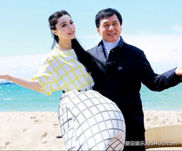 成龙杨采妮艳照疯传 网友晒ps前图辟谣 成龙杨采妮艳照疯传 网友晒ps前图辟谣