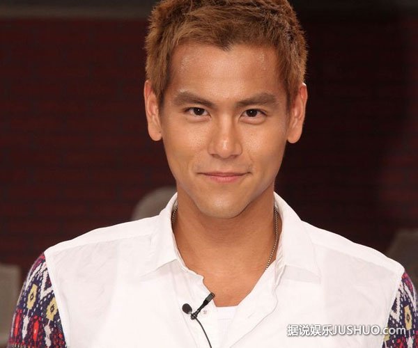 彭于晏恋三线90后女星 家中秘会2小时