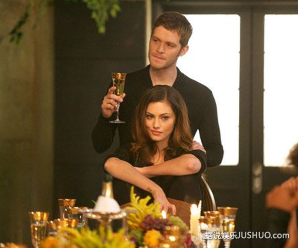 《吸血鬼日记》克劳斯与大8岁女友完婚