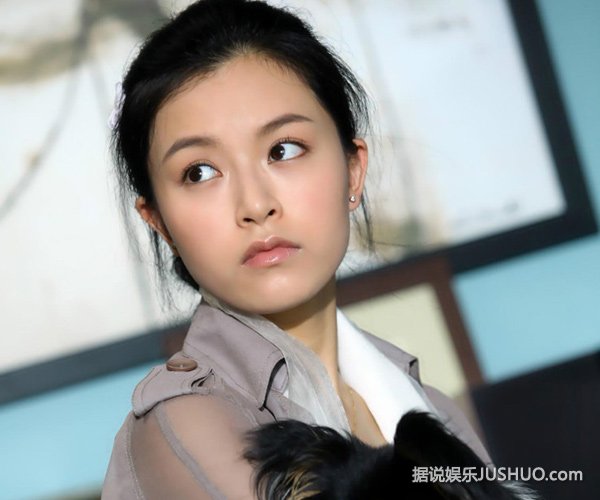 谢霆锋绯闻女友文咏珊勾阔少 当众搂抱拍脸颊 谢霆锋绯闻女友文咏珊勾阔少 当众搂抱拍脸颊