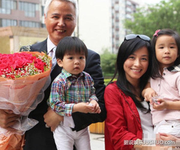 酒窝美女张庭当妈心得 跟我定娃娃亲少奋斗20年 酒窝美女张庭当妈心得 跟我定娃娃亲少奋斗20年