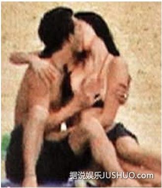 光天化日下的海边激情“肉搏” 光天化日下的海边激情“肉搏”