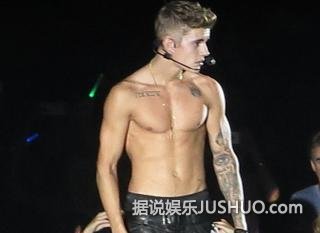 小贾斯汀不惧负面新闻 纹身裸照混夜店 小贾斯汀不惧负面新闻 纹身裸照混夜店