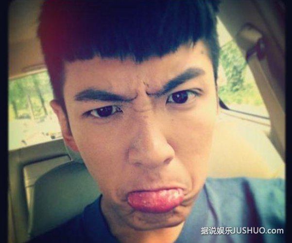 成龙致歉欧媒嘲讽:“反毒大使”很尴尬 成龙致歉欧媒嘲讽:“反毒大使”很尴尬