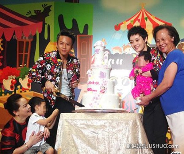 美女主播侯佩岑提前产子 2014生子10大明星盘点