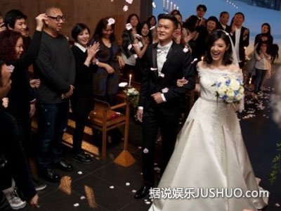 苏慧伦产子当妈 与老公女儿相处融洽似朋友