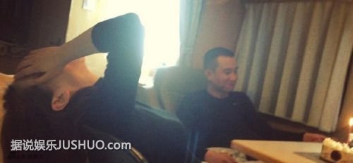 《少帅》文章军装照曝光 与姜雨晨合影心情好(组图)