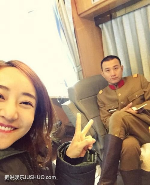 《少帅》文章军装照曝光 与姜雨晨合影心情好(组图)