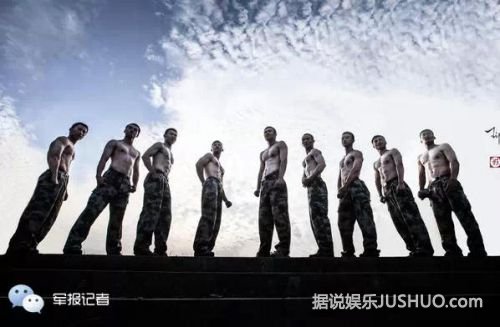 军校学员变身肌肉男  用汗水雕刻八块腹肌！
