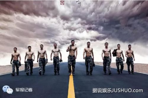 军校学员变身肌肉男  用汗水雕刻八块腹肌！