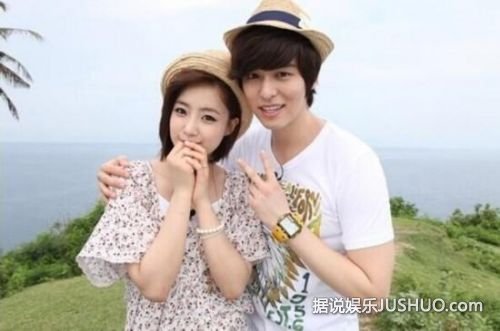 SM否认宋茜解约 《我们结婚了》“维尼夫妇”最火爆