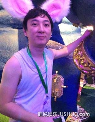 王思聪女友沈亚婷私照曝光 对新女友宠爱有加