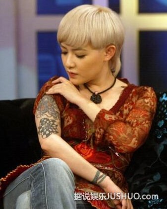 范晓萱男友是吉他男陈志雄 倒贴穷男不结婚不生子 范晓萱男友是吉他男陈志雄 倒贴穷男不结婚不生子