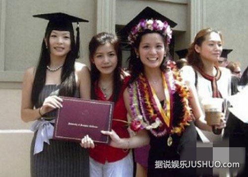 陈妍希校园照曝光 清纯发型酷似沈佳宜 陈妍希校园照曝光 清纯发型酷似沈佳宜