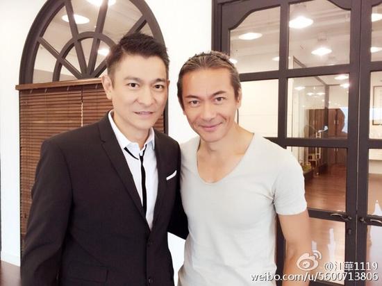 疑似江华微博晒刘德华江华合影 照片神撞脸两人似兄弟