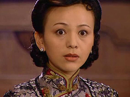 刘嘉玲微博发旗袍照网友纷纷看成“雪姨” 网友：果然旗袍才是本体！