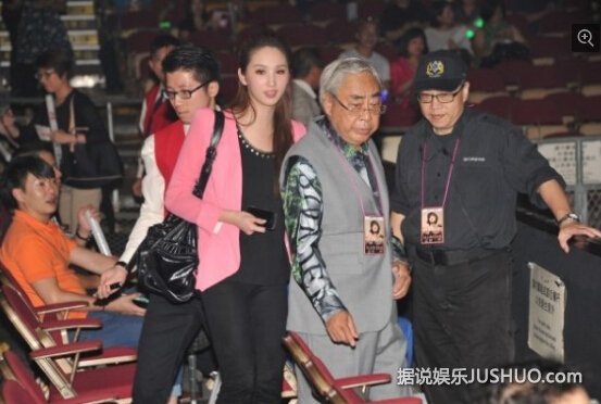 “翻版黎姿”何傲儿香艳情史 从爷孙恋跳至与富二代车震