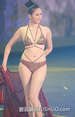 “翻版黎姿”何傲儿香艳情史 从爷孙恋跳至与富二代车震