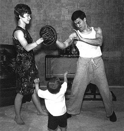 李小龙儿子真的是意外死亡吗?揭露李小龙儿子李国豪的死亡真相 李小龙儿子真的是意外死亡吗?揭露李小龙儿子李国豪的死亡真相