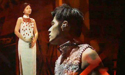 周杰伦邓丽君隔空对唱 艺术与科技完美结合 虚拟影像技术前景无限