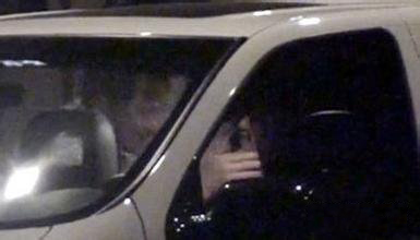 成龙徐静蕾激吻照到底是怎么回事？ 徐静蕾回应：媒体真能编