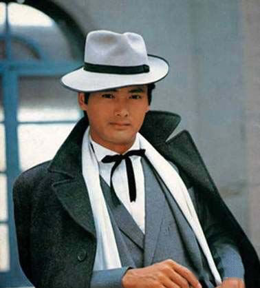 赌神周润发回头瞬间帅呆了 周润发的早年经历曝光