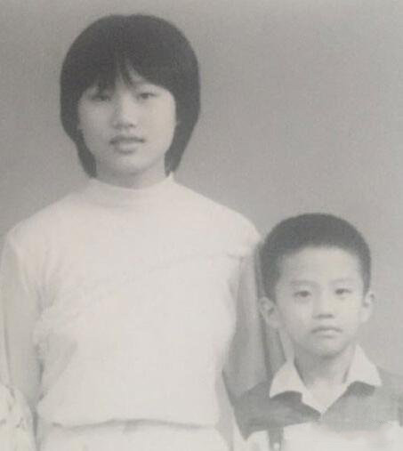 邓超姐姐图片曝光 网友调侃邓超没姐姐好看