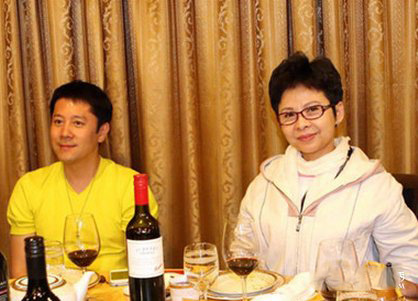 董文华老公张楠简历 曝光董文华张楠的恋爱历程 董文华老公张楠简历 曝光董文华张楠的恋爱历程