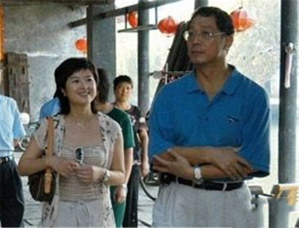 张泉灵老公是谁 张泉灵老公李铁首次曝光 张泉灵老公是谁 张泉灵老公李铁首次曝光