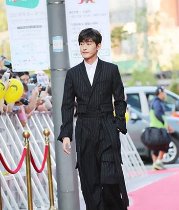 张翰韩国获奖 发言引用古文遭炮轰