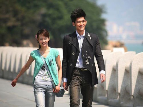 张翰《一起来看流星雨》帅照 带你领略国内雷人偶像剧 张翰《一起来看流星雨》帅照 带你领略国内雷人偶像剧