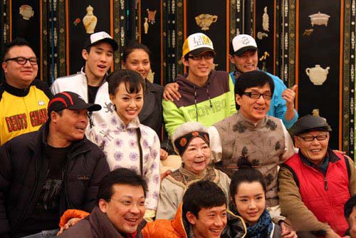 寻找成龙剧情介绍 张一山首次与成龙合作拍电影