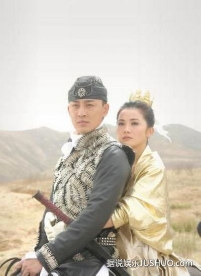 蔡卓妍电影《翡翠明珠》演贵妃出浴 与林峰热吻 蔡卓妍电影《翡翠明珠》演贵妃出浴 与林峰热吻