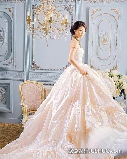 蔡依林的姐姐蔡旻纹比她漂亮多了!母女三人合照曝光 蔡依林的姐姐蔡旻纹比她漂亮多了!母女三人合照曝光