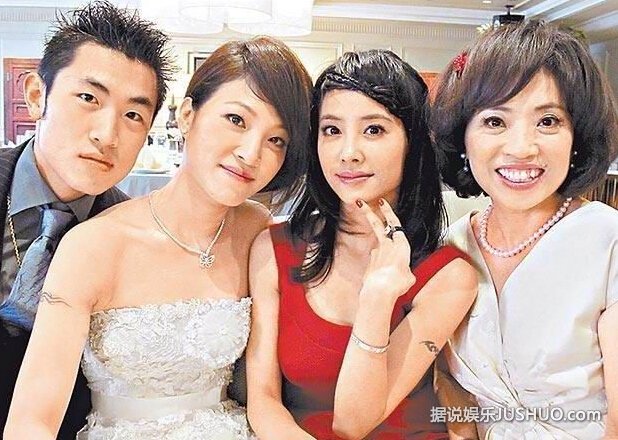 蔡依林的姐姐蔡旻纹比她漂亮多了!母女三人合照曝光 蔡依林的姐姐蔡旻纹比她漂亮多了!母女三人合照曝光