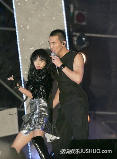 蔡依林黄立行火辣贴身热舞 劲歌辣舞性感引人遐想