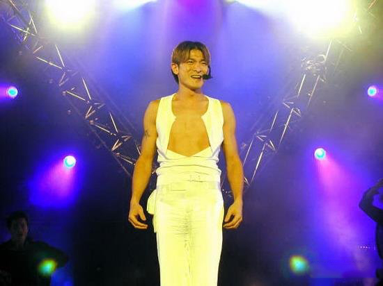 刘德华演唱会完整版1994 515111G00SY95.jpg