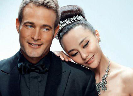 詹姆斯·罗伯特·海耶斯是谁的老公 马雅舒和他的婚后生活