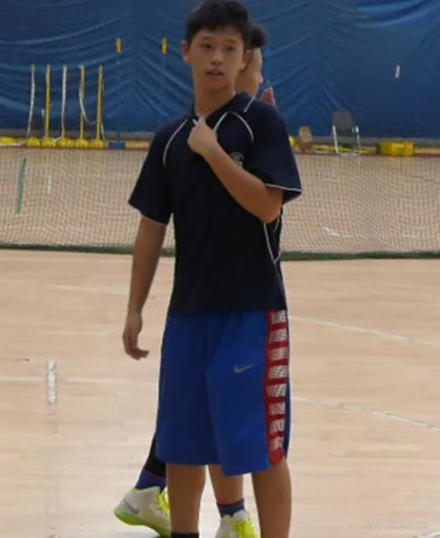 陈红陈凯歌儿子近照曝光 被揭大儿子像爸爸小儿子像妈妈