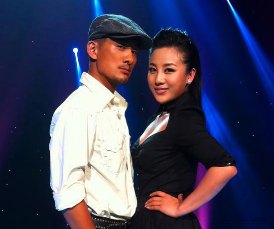 阿宝的老婆张冬玲浑身奢侈品 超女张冬玲整容前后照片